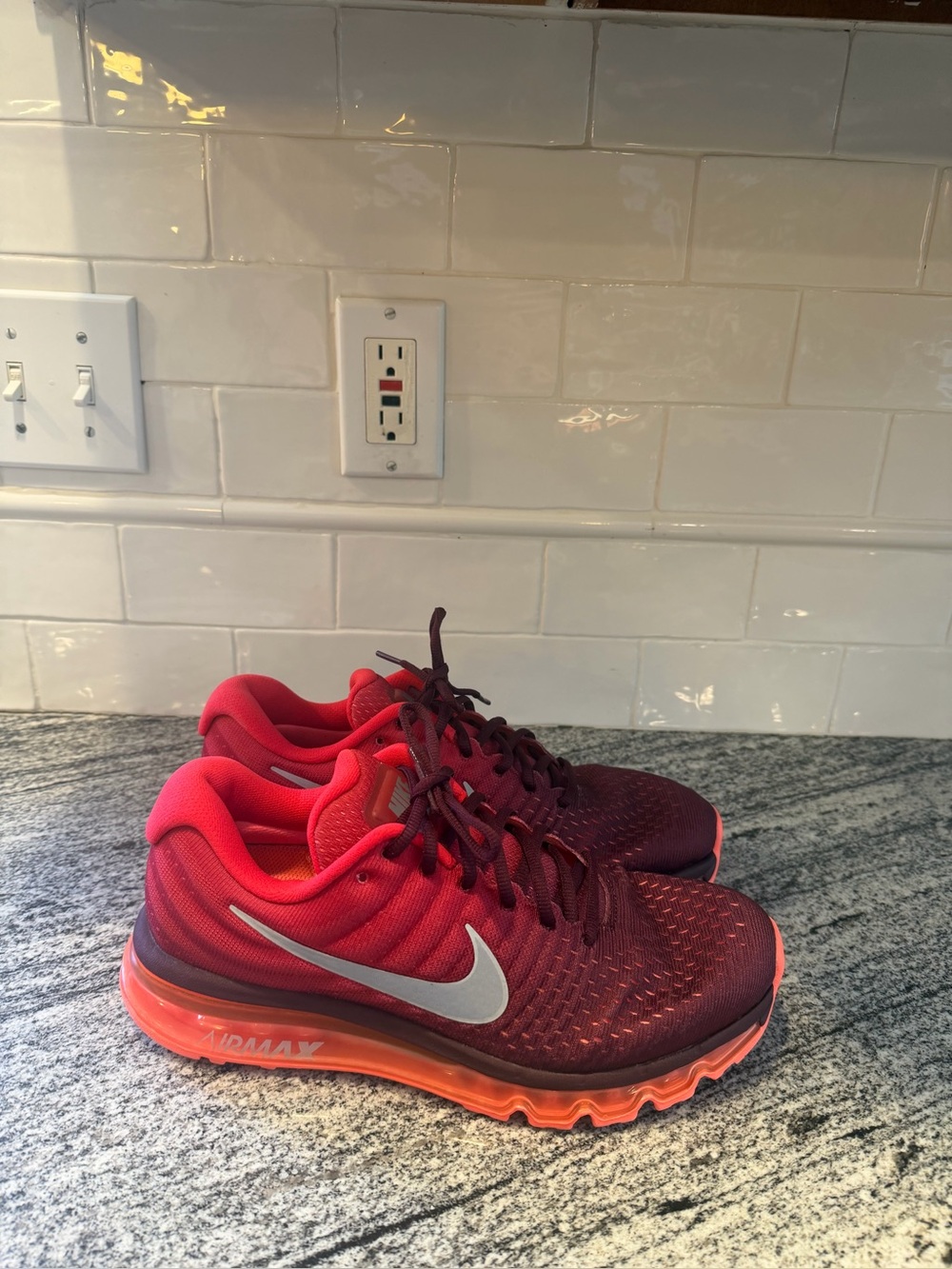 Mens Nike Air Max 2017 Night Maroon 849559-601 Size 9.5